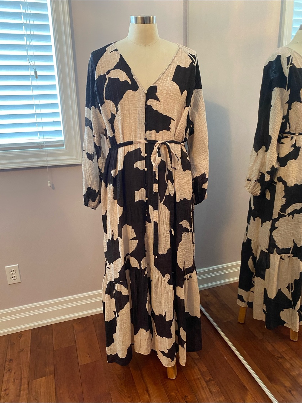 H&M long cream and black dress ladies size XxL